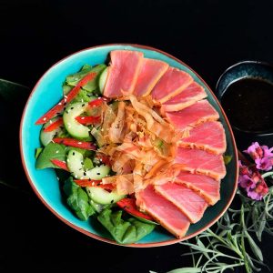 салат с тунцом татаки